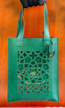 Load image into Gallery viewer, Elegant Quran Gift Set with Leather Bag | مجموعة هدايا القرآن الكريم الأنيقة مع حقيبة جلدية overbookedatm