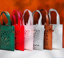 Load image into Gallery viewer, Elegant Quran Gift Set with Leather Bag | مجموعة هدايا القرآن الكريم الأنيقة مع حقيبة جلدية overbookedatm