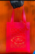 Load image into Gallery viewer, Elegant Quran Gift Set with Leather Bag | مجموعة هدايا القرآن الكريم الأنيقة مع حقيبة جلدية overbookedatm